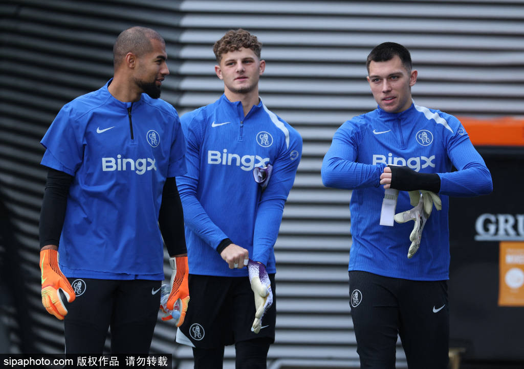 库库：我告诉埃斯特旺训练时戴护腿板，因为我要为对阵巴萨做准备